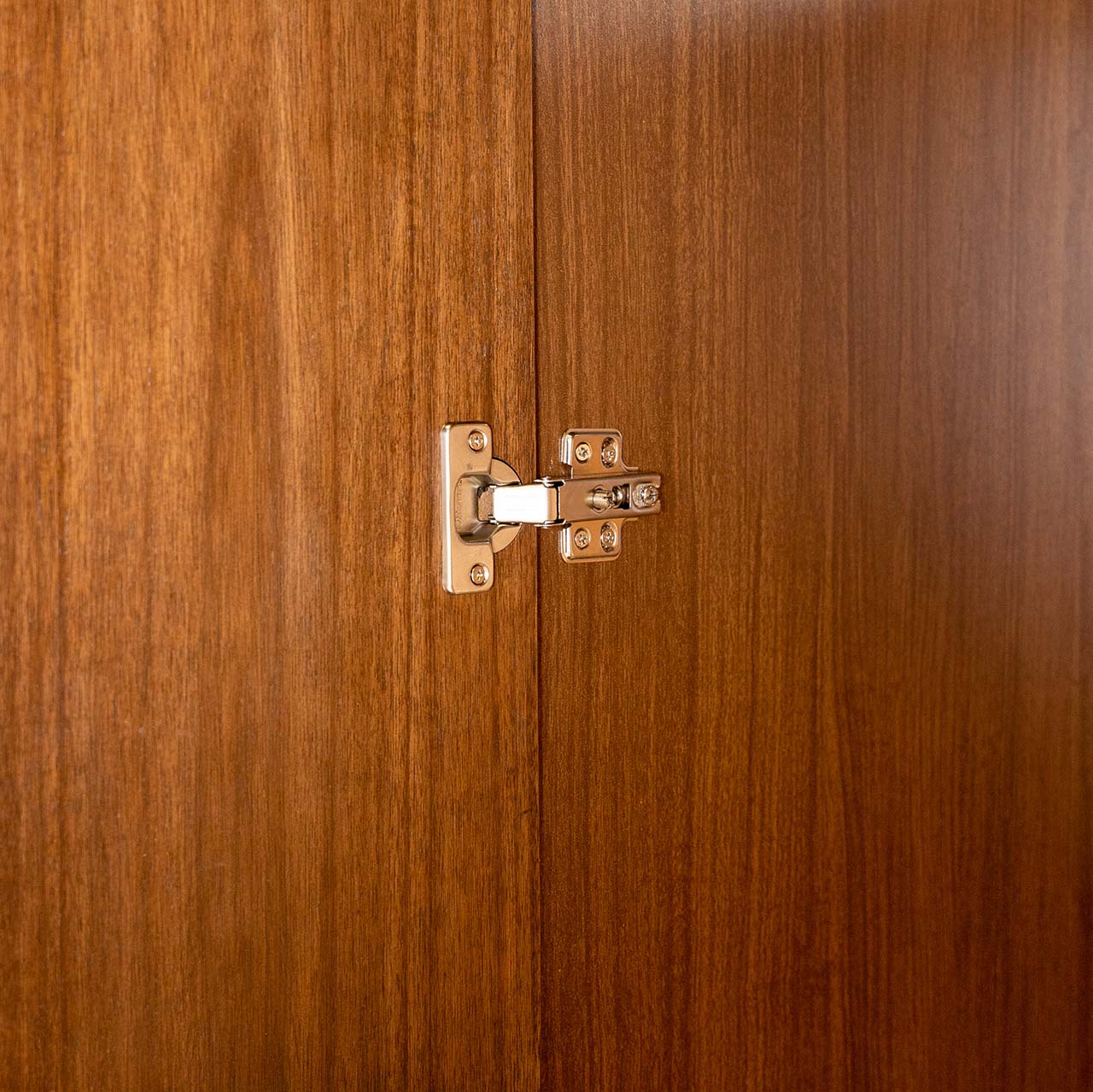 Tủ quần áo gỗ HOBRO bản lề IVAN